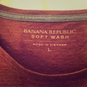 Banana Republic Men’s soft wash tee